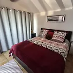Grande Double Bed & Breakfast
