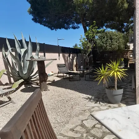 Grande Double Bed & Breakfast