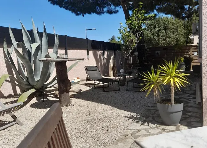 Grande Double Bed & Breakfast